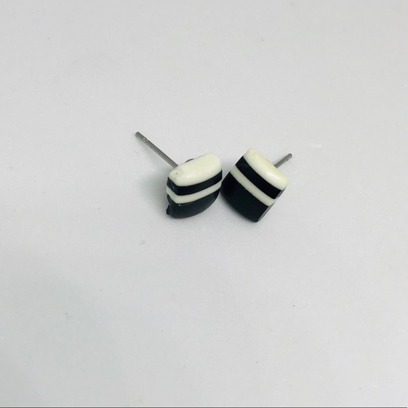 Black And White Minimalist Stud Earrings - Picture 2 of 12